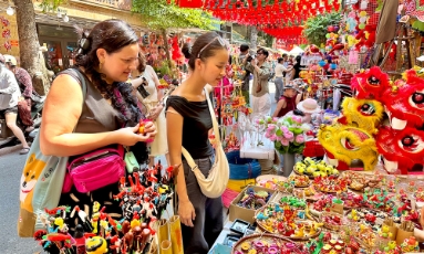  Giữ hồn Trung thu qua sắc màu tò he